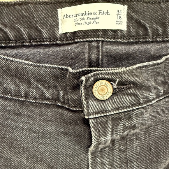 Abercrombie and Fitch The 90s Straight Ultra High Rise Jeans - Picture 4 of 6